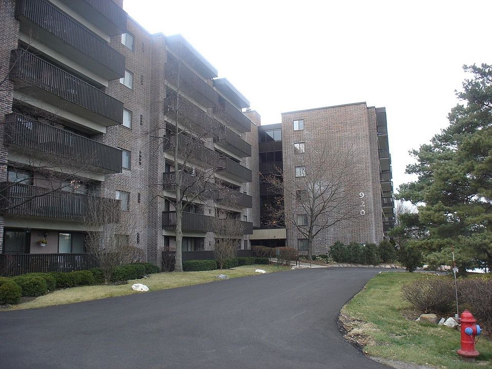 1st image of 920 Vose Dr APT 301