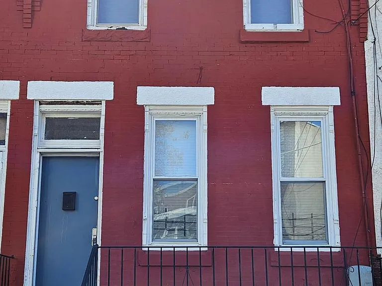 3046 Clifford St — Photo 41