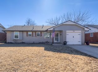 960 SW 4th Pl, Moore, OK 73160