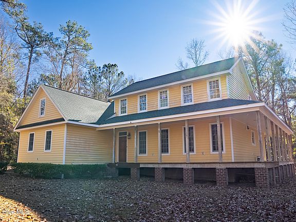 3rd image of 309 Knollwood Drive