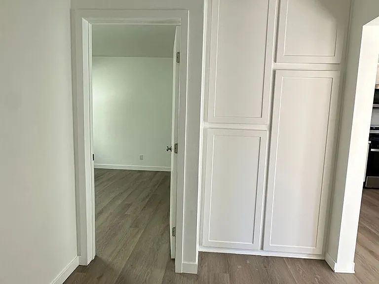 Sepulveda Apartments — Photo 44