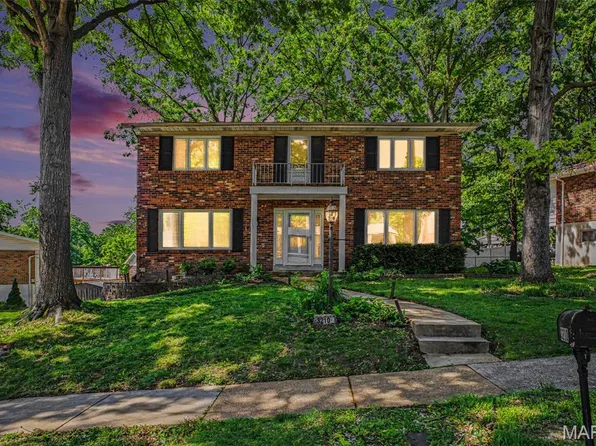 3210 Yorkchester Dr, Saint Louis, MO 63129