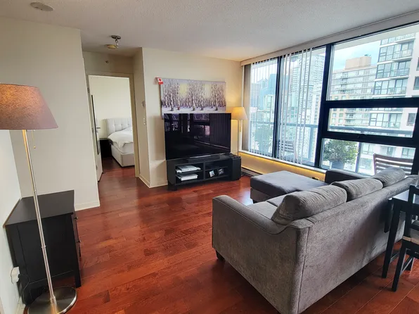 977 Mainland St #3002, Vancouver, BC V6B 1T2