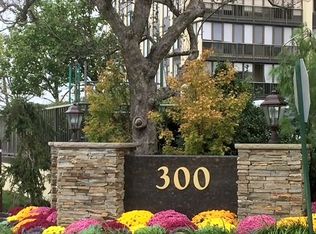 300 Winston Dr APT 2806, Cliffside Park, NJ 07010