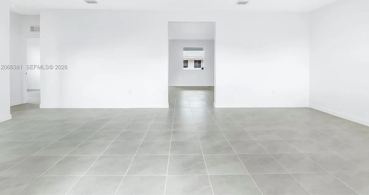 4 bed, 3.5 bath, 2648 sqft, $4,600 — Photo 3