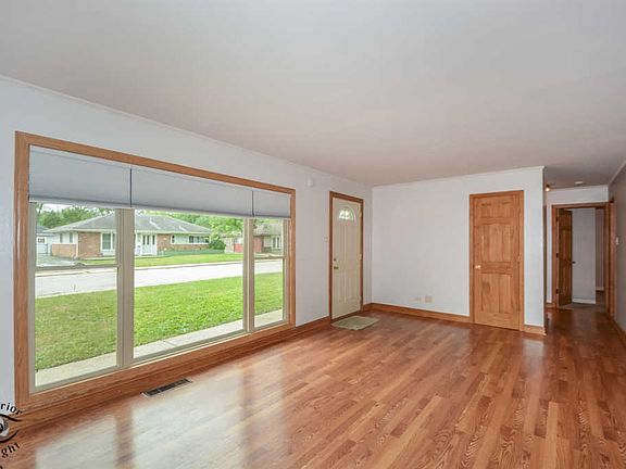 4th image of 192 Nanti St