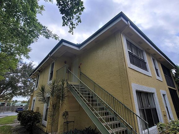 5th image of 8711 NW 39th St #8711