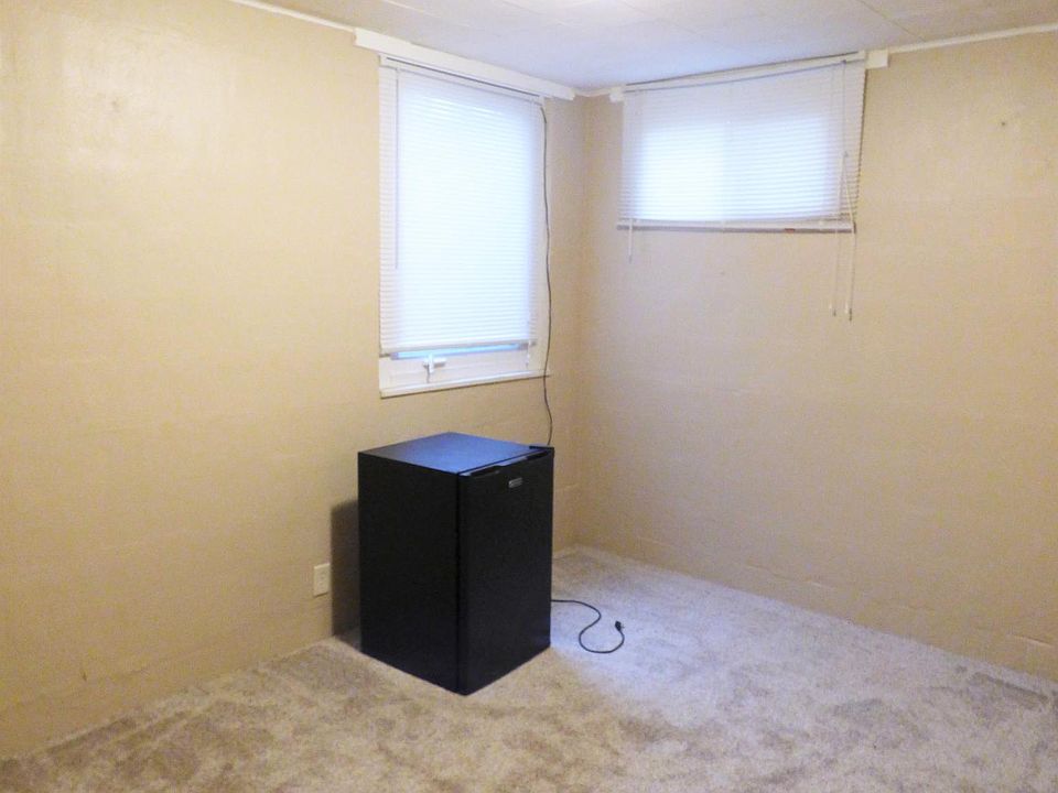 2nd image of 1020 W Center St APT 2