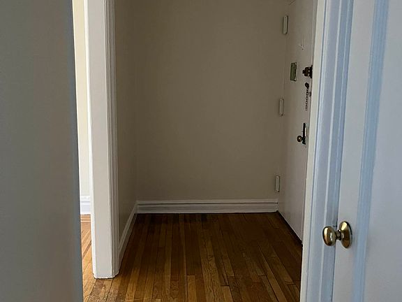 5th image of 4568 Manhattan College Pkwy Unit 5C