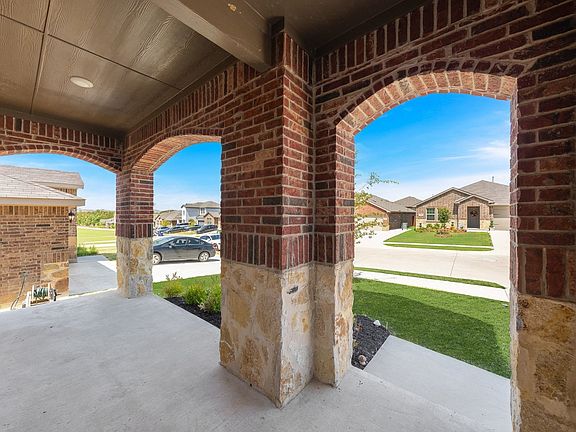 4th image of 884 Jett Dr