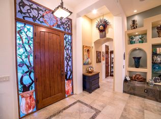 736 E Canyon Rock Rd, Green Valley, AZ 85614