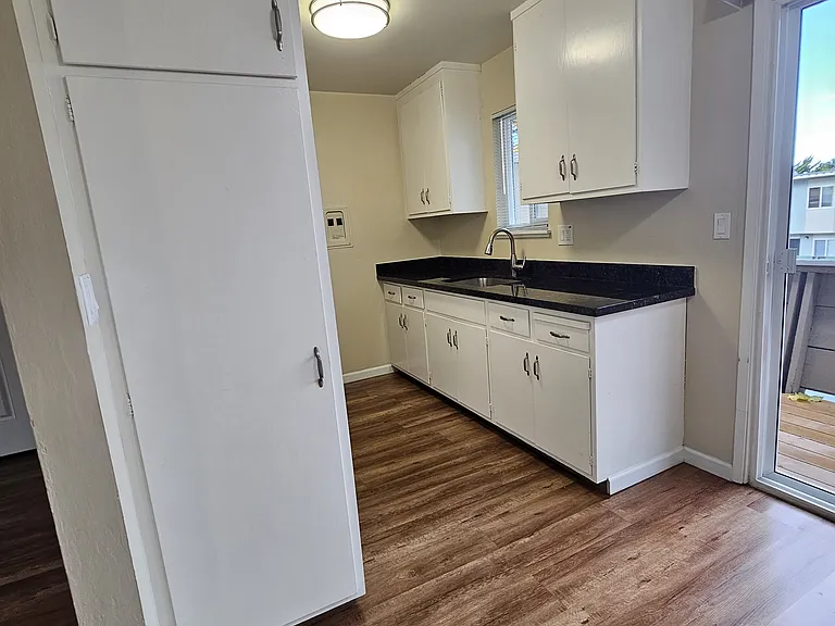 527 Walker Dr — Photo 6