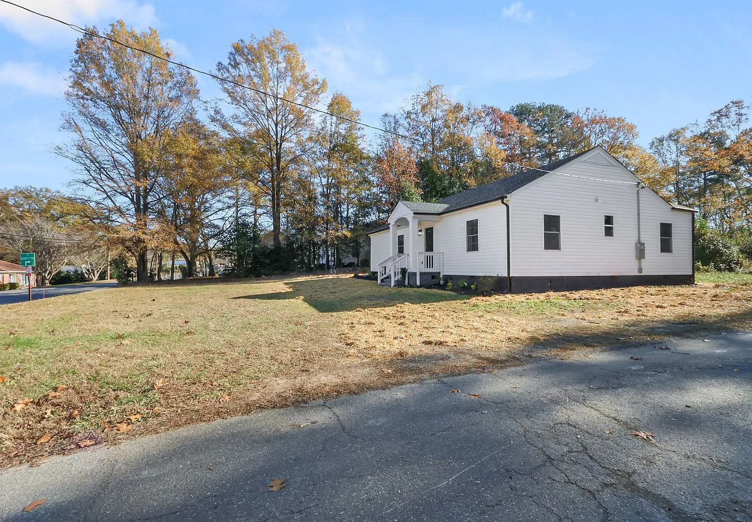 3 bed, 1244 sqft, $1,650 — Photo 1