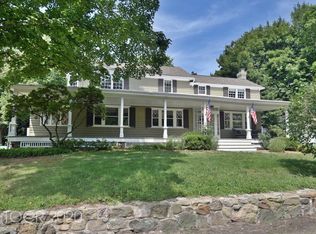 390 Pulis Ave, Franklin Lakes, NJ 07417