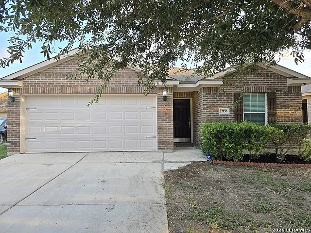 3 bed, 2.0 bath, 1404 sqft, $1,500 — Photo 1