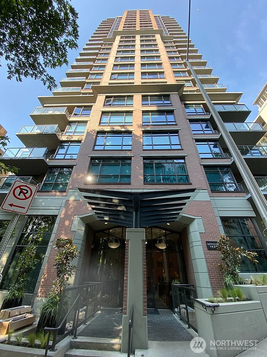 1420 Terry Avenue #901 photo 1
