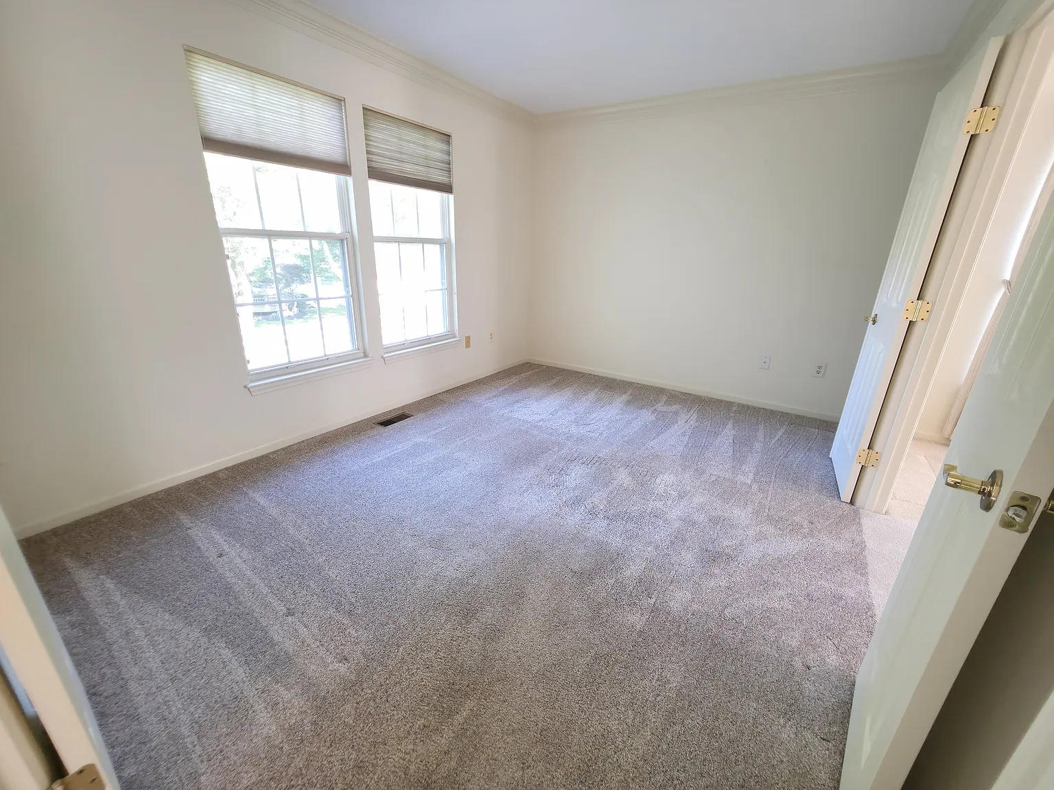 4 bed, 3.5 bath, 3581 sqft, $4,250 — Photo 4