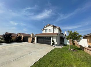 3083 Weatherby Dr, Riverside, CA 92503
