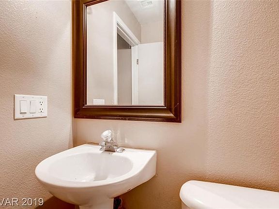 5th image of 9157 Hombard Ave