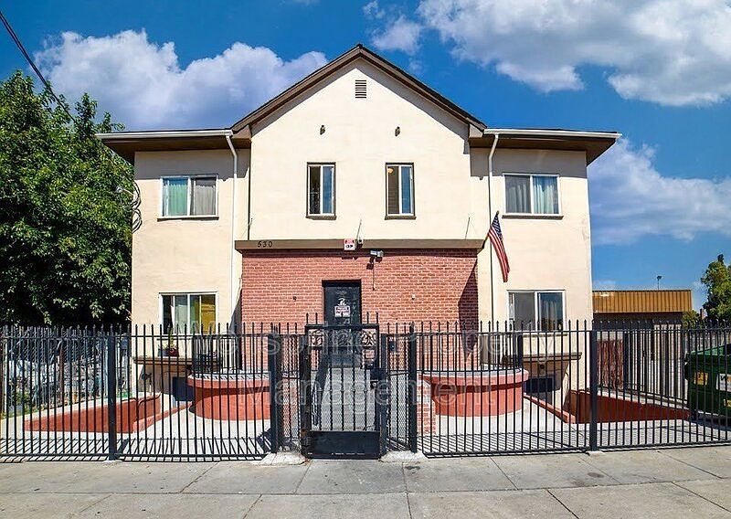 1st image of 530 N San Joaquin St #7