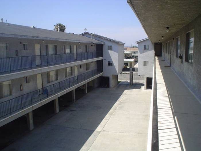 2nd image of 4032 W 129th St APT 2