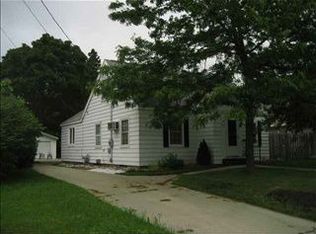 437 Myrtle St, Petoskey, MI 49770