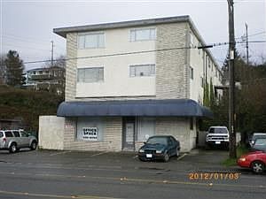 2nd image of 9240 Greenwood Ave N