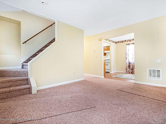 5th image of 326 Morris Blvd