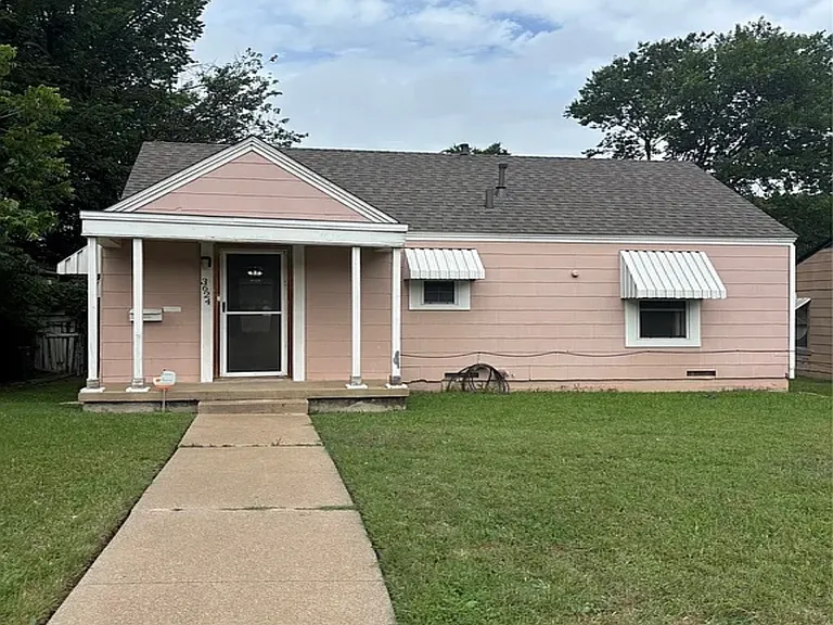 3624 Frazier Ave — Photo 1