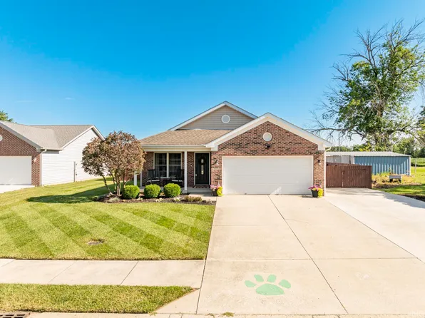9804 Oak Hammock Dr, Yorktown, IN 47396