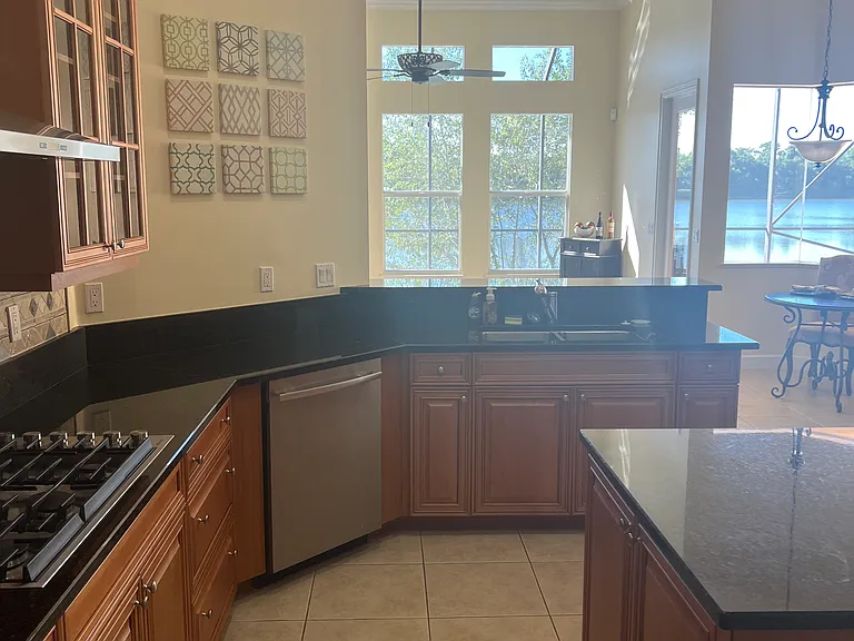 895 SW Grand Reserve Blvd — Photo 3