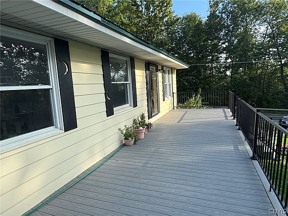 5th image of 257 Burt Rd