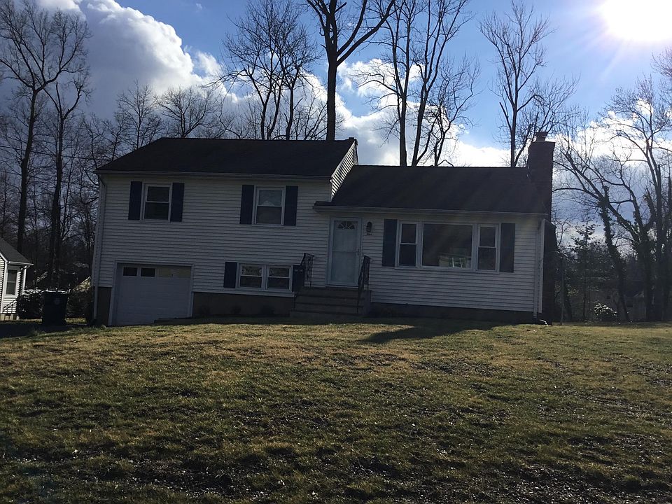 2nd image of 5 Emerson Dr