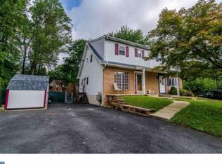 602 E Wiltshire Dr, Wallingford, PA 19086