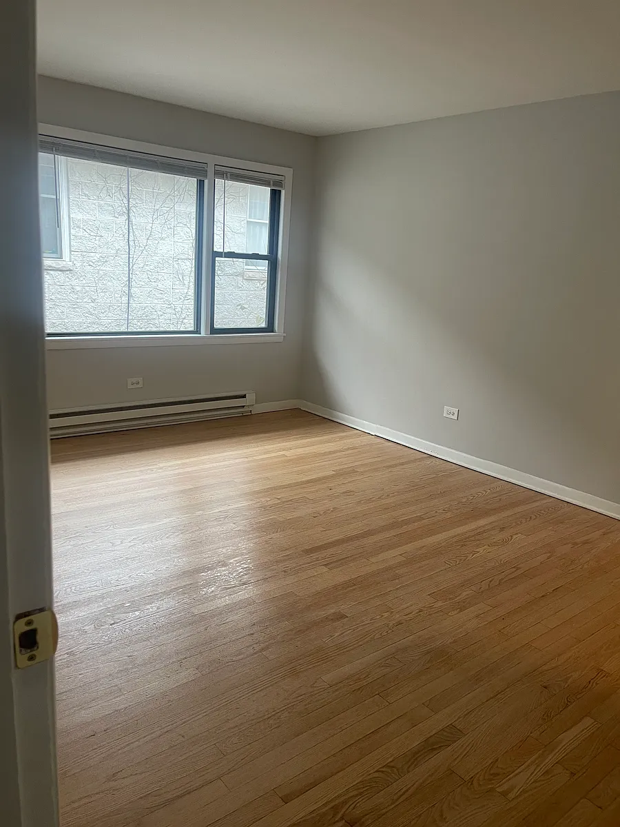 Building Photo - 1041 S Oak Park Ave #3W
