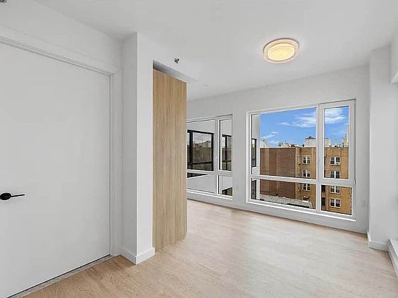 4th image of 325 Linden Blvd #5B