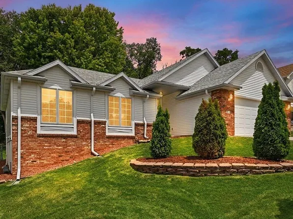 312 Buena Vista Cir, Council Bluffs, IA 51503