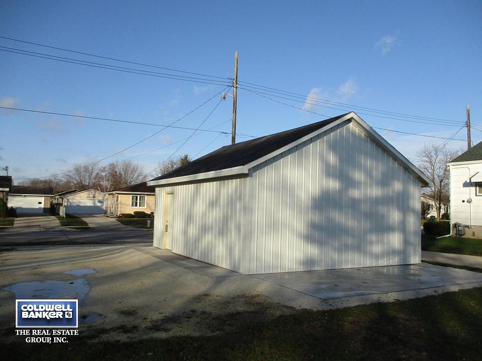 2nd image of 3814 Rock St