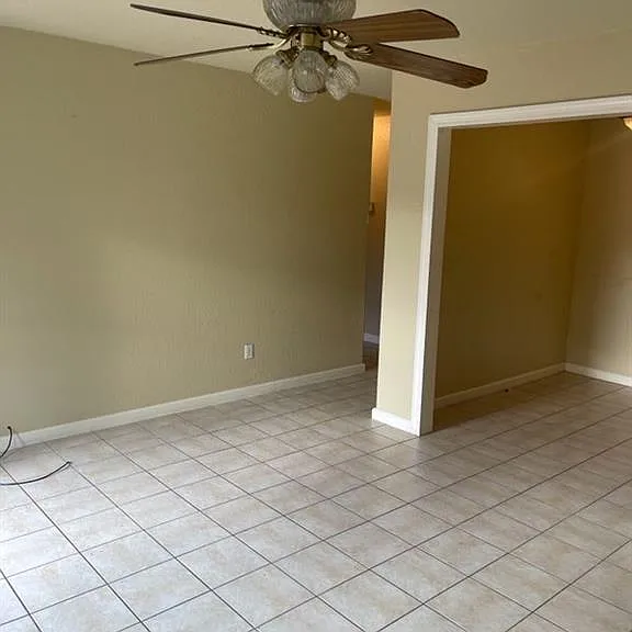 10428 Burden St #B — Photo 3