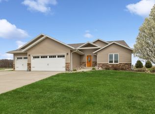 25440 Wild Rose Ct, Nevada, IA 50201