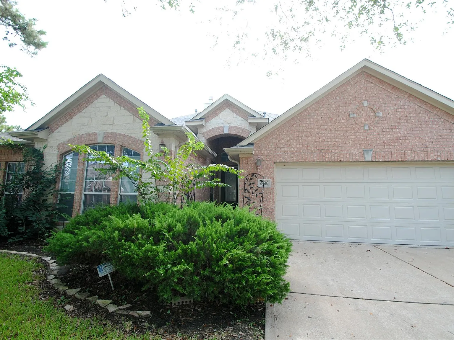 4 bed, 3.0 bath, 3125 sqft, $2,795 — Photo 1