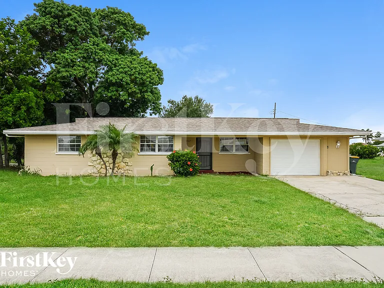 3567 Harbor Blvd — Photo 1