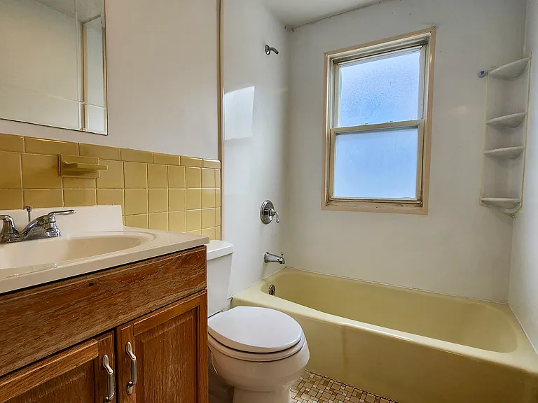 98 Sylvia St #1 — Photo 9