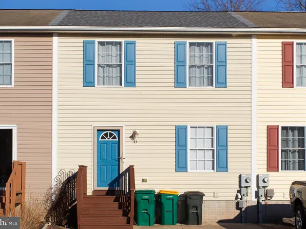 41 Red Bird Ln, Gettysburg, PA 17325
