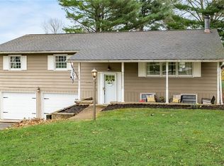 301 Skyline Dr, Zanesville, OH 43701