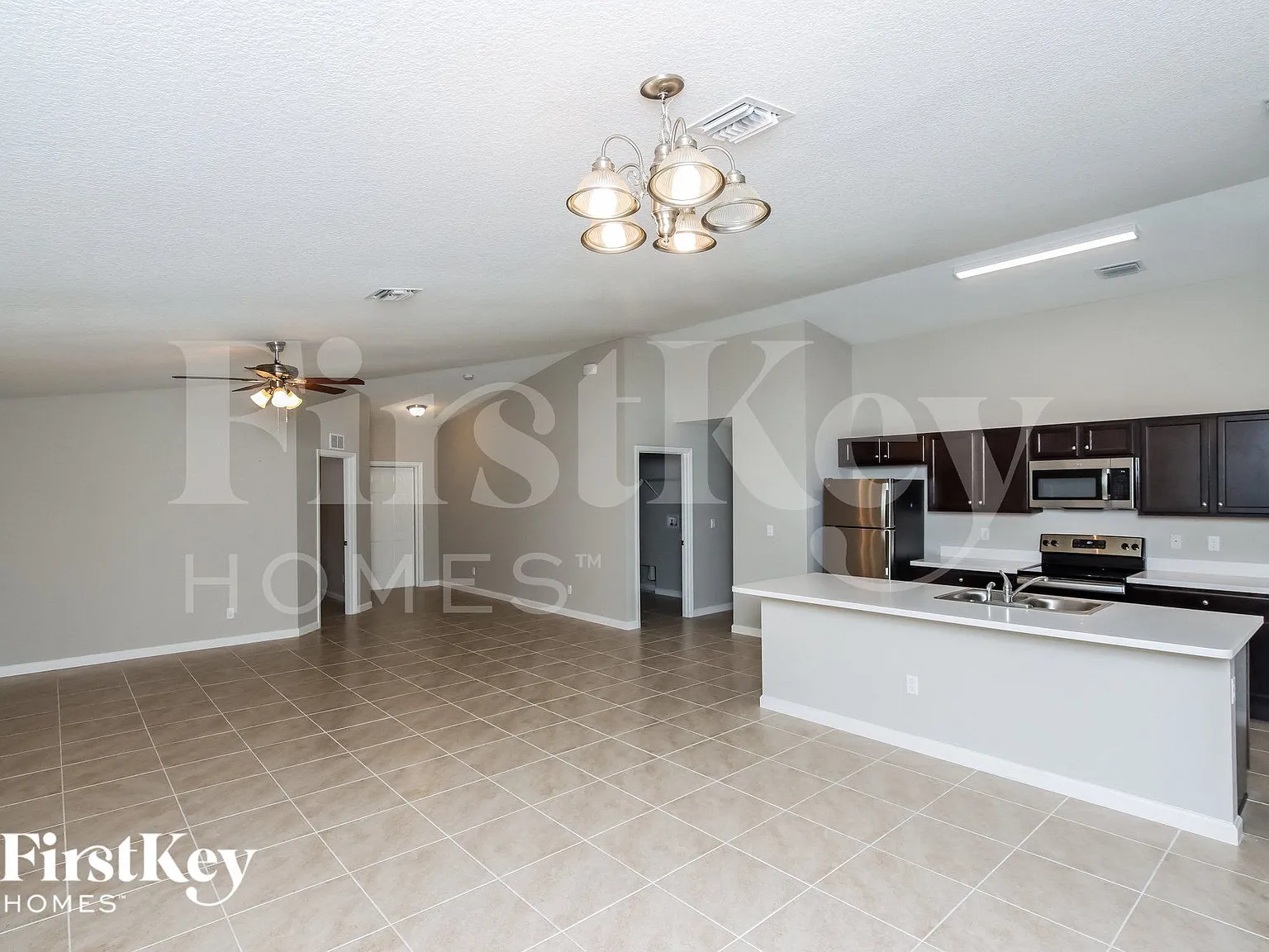 4 bed, 2.0 bath, 1833 sqft, $2,275 — Photo 4
