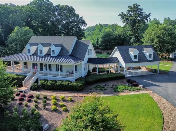 281 Chilhoe Dr, Canton, GA 30115