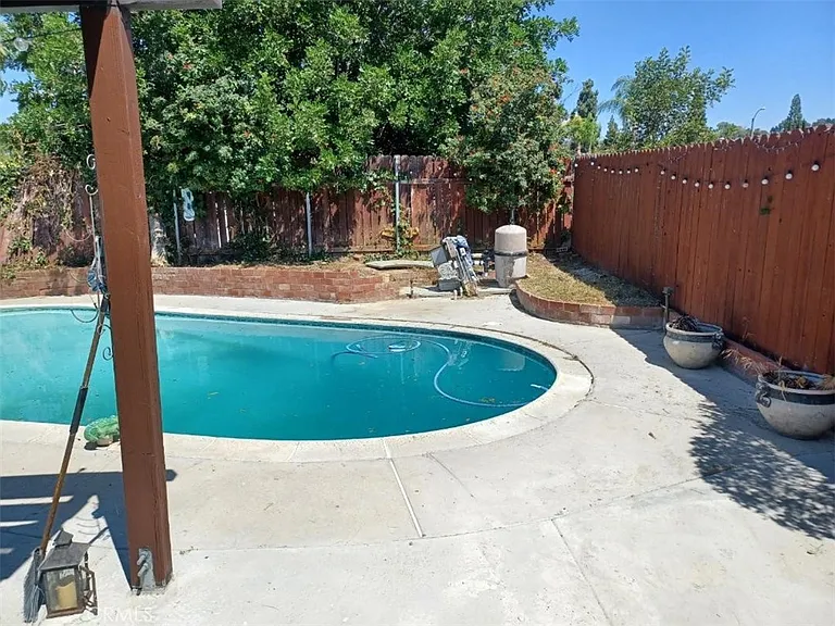 1862 Hollandale Ave — Photo 12