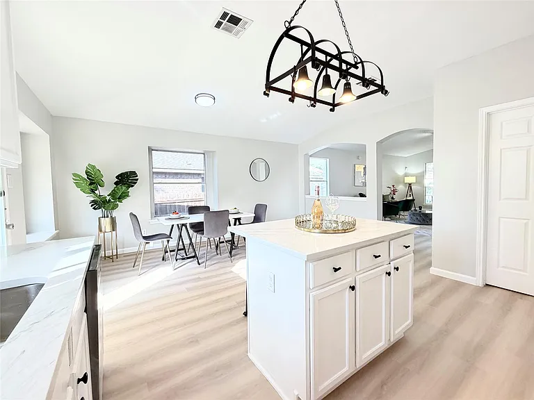 2417 Hallie Ln — Photo 22