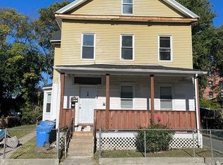 74 Everett St, Springfield, MA 01104
